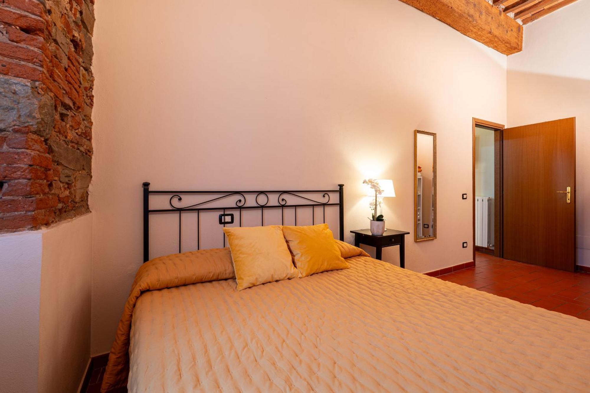 Apartment Anfiteatro Лукка Экстерьер фото